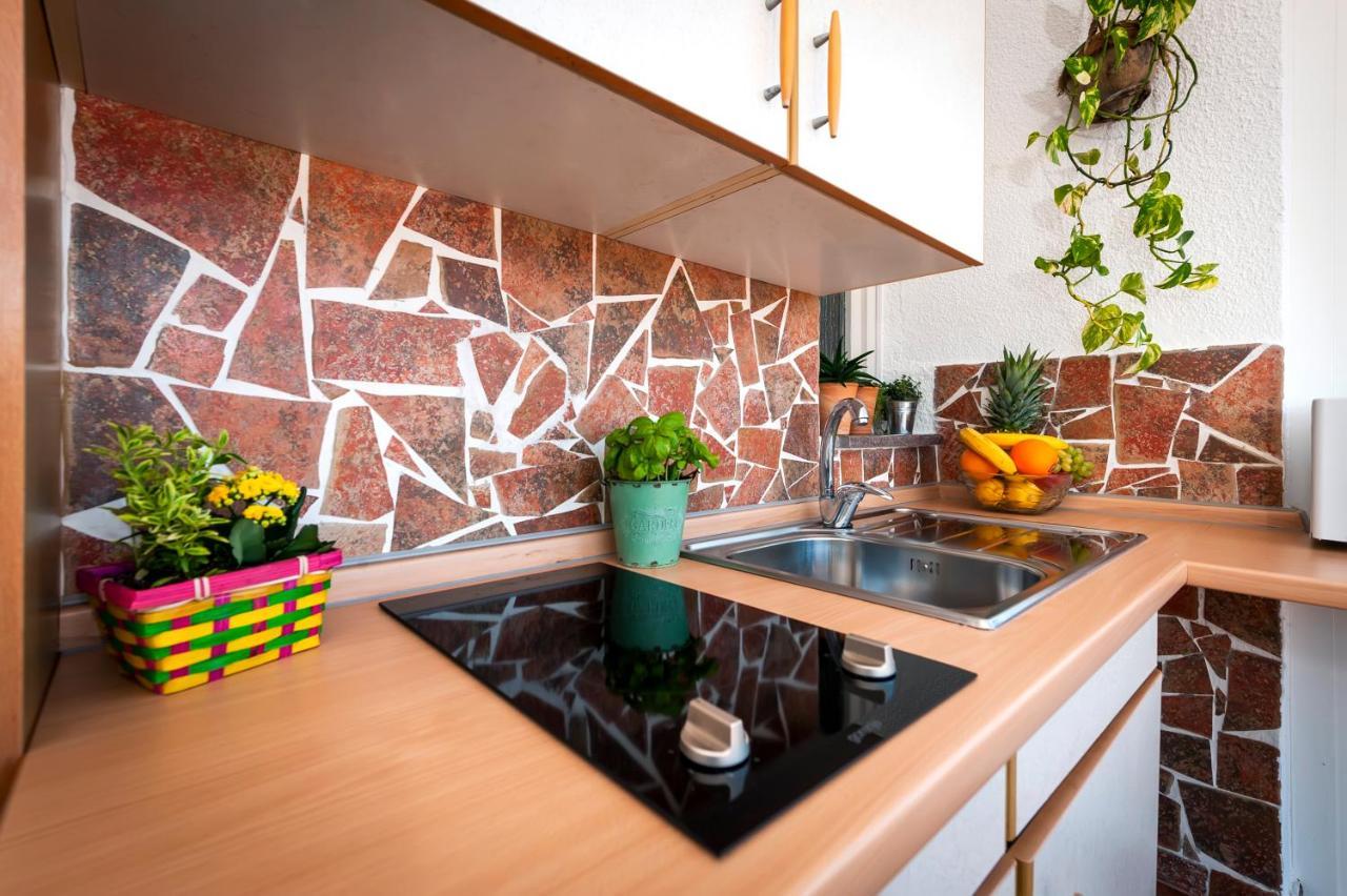 רוביני Apartment & Rooms Graciela מראה חיצוני תמונה