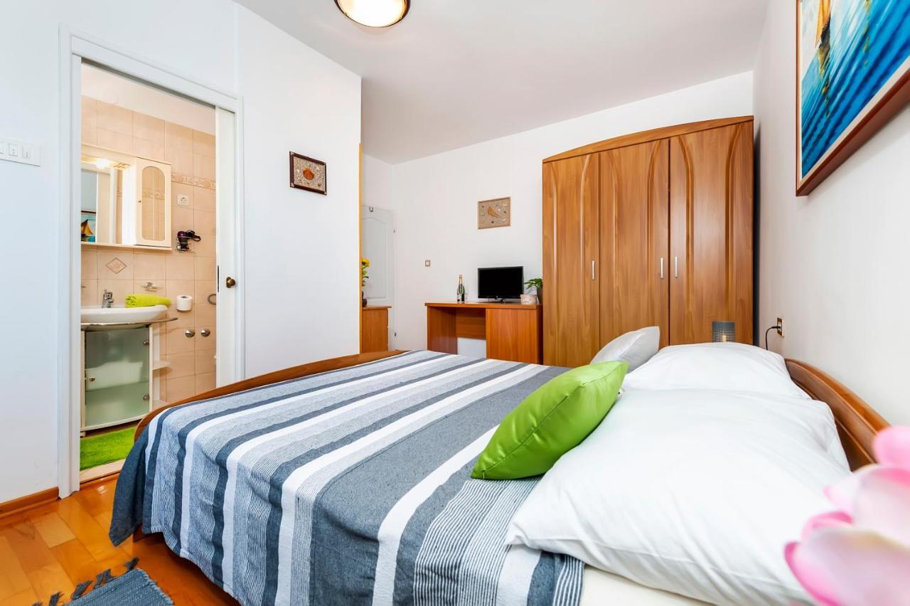 רוביני Apartment & Rooms Graciela מראה חיצוני תמונה