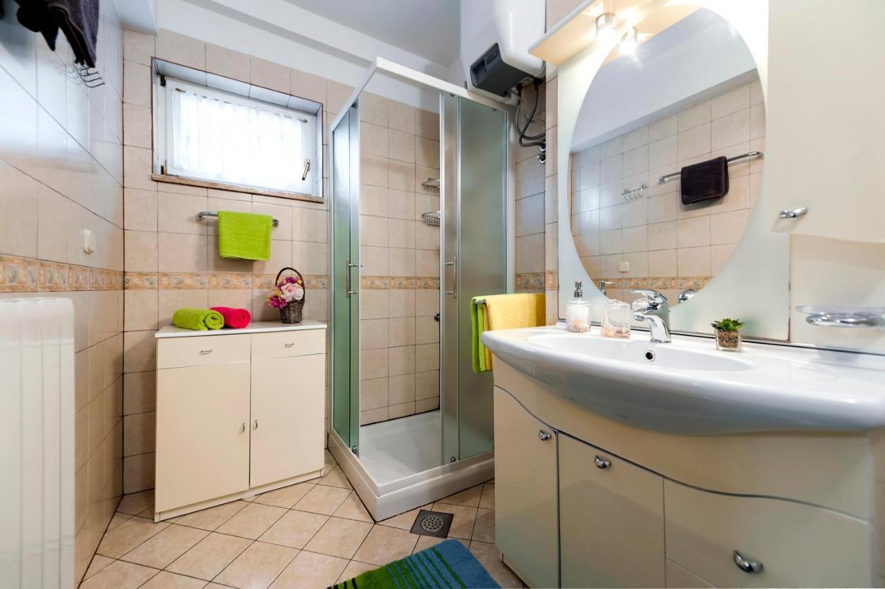 רוביני Apartment & Rooms Graciela מראה חיצוני תמונה