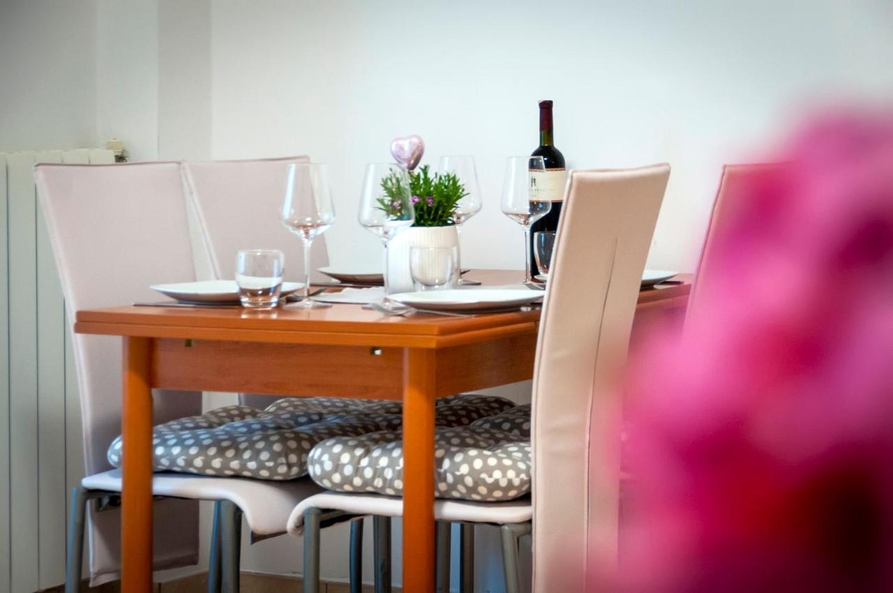 רוביני Apartment & Rooms Graciela מראה חיצוני תמונה