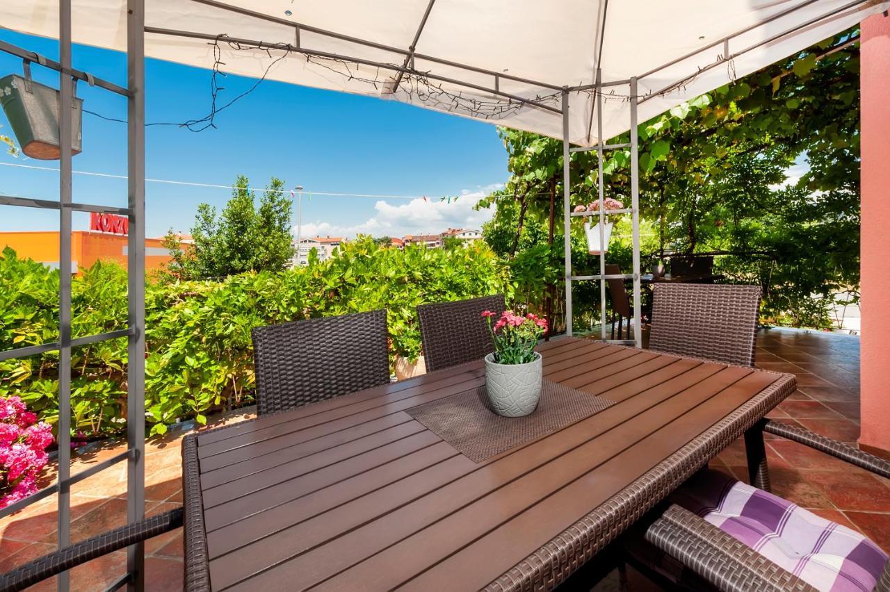 רוביני Apartment & Rooms Graciela מראה חיצוני תמונה