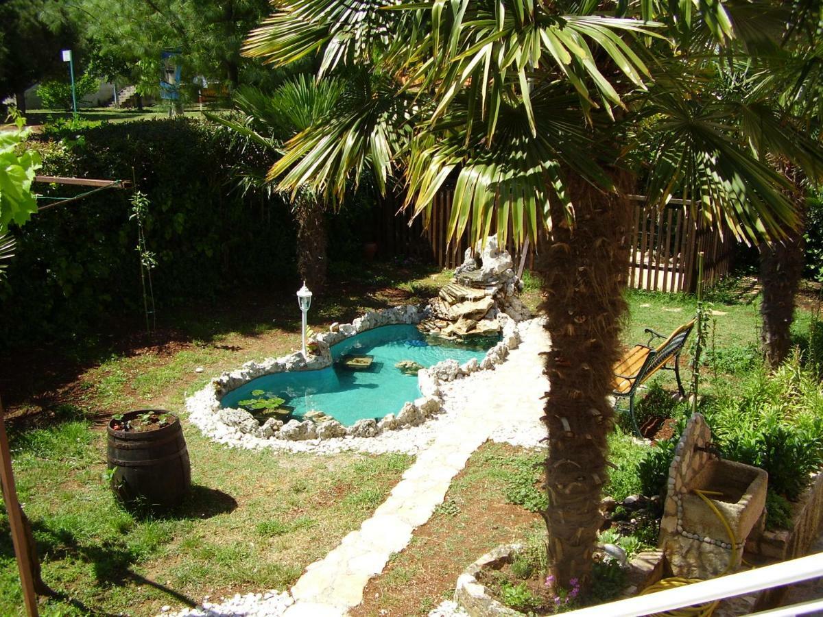 רוביני Apartment & Rooms Graciela מראה חיצוני תמונה
